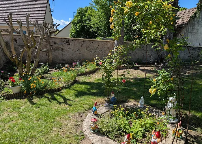 Petit Mas Cosy Du Bord De Loire A 15 Mm Du Parc Le Pal